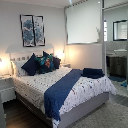 Fancy Pansy Apartment Germiston Ngoại thất bức ảnh