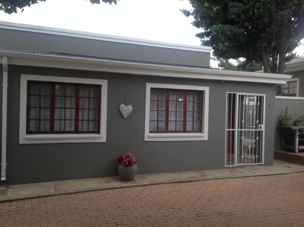 Fancy Pansy Apartment Germiston Ngoại thất bức ảnh
