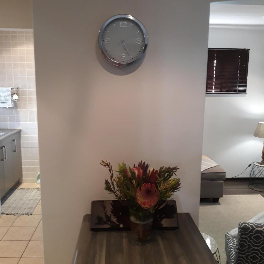 Fancy Pansy Apartment Germiston Ngoại thất bức ảnh
