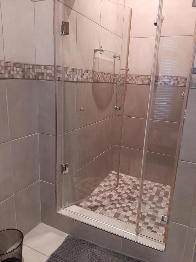 Fancy Pansy Apartment Germiston Ngoại thất bức ảnh